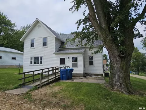 202 Welton Iron St, Welton, IA 52774