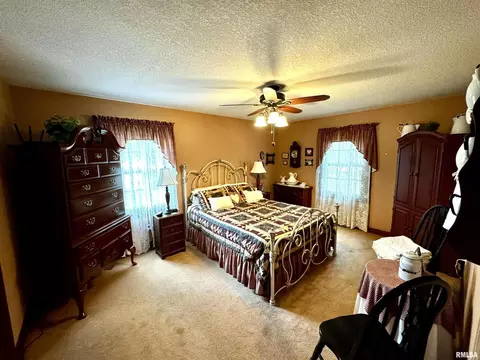 809 NW 3rd Ave, Aledo, IL 61231 photo 17