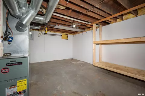 2431 5th St, Moline, IL 61265 photo 21