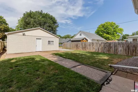 2431 5th St, Moline, IL 61265 photo 23