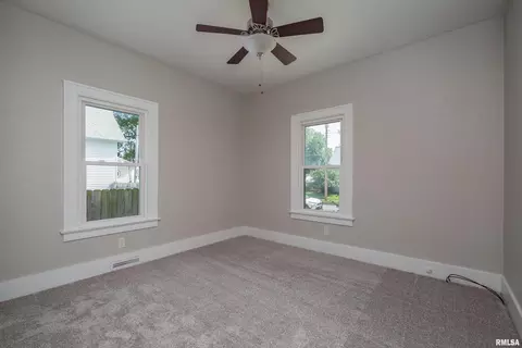2431 5th St, Moline, IL 61265 photo 13