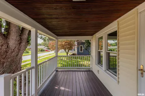2431 5th St, Moline, IL 61265 photo 4