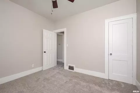 2431 5th St, Moline, IL 61265 photo 14