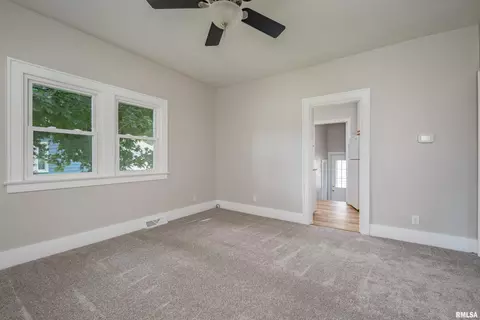 2431 5th St, Moline, IL 61265 photo 8
