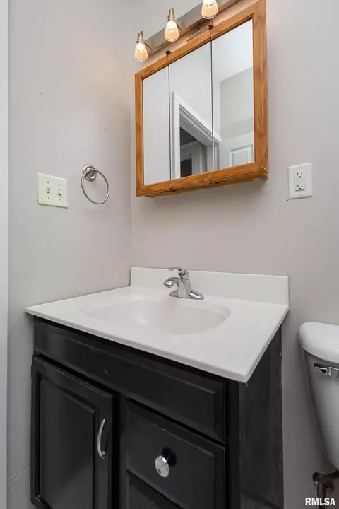 2431 5th St, Moline, IL 61265 photo 19