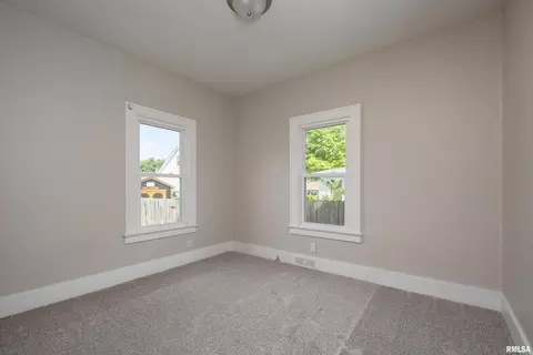 2431 5th St, Moline, IL 61265 photo 15
