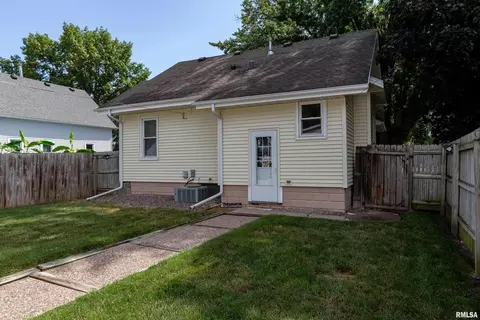 2431 5th St, Moline, IL 61265 photo 26
