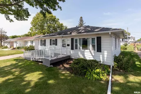 3224 W 18th St, Davenport, IA 52804