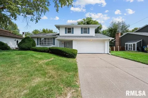 3923 Tanglefoot Ter, Bettendorf, IA 52722