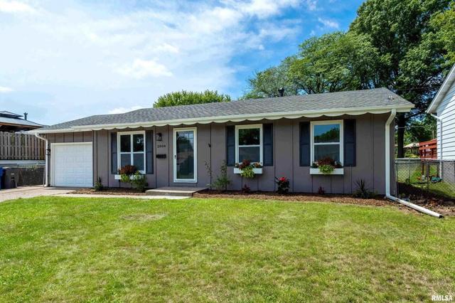 2004 Fairmeadows Dr, Bettendorf, IA 52722