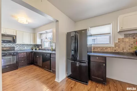 3717 13th Ave, Moline, IL 61265 photo 4