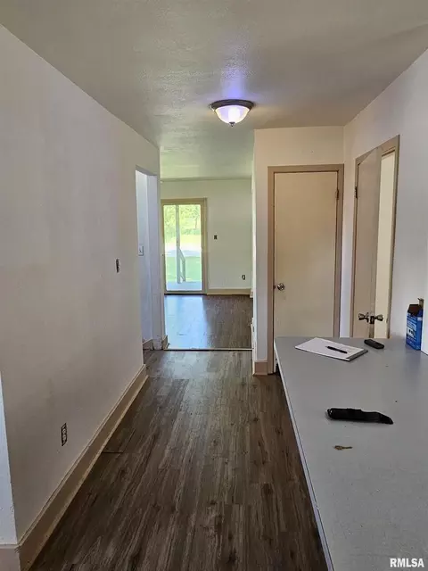 4205 39th St, Moline, IL 61265 photo 6
