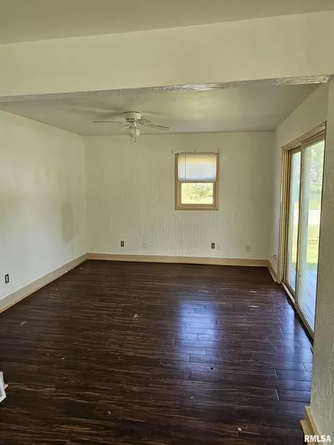 4205 39th St, Moline, IL 61265 photo 8