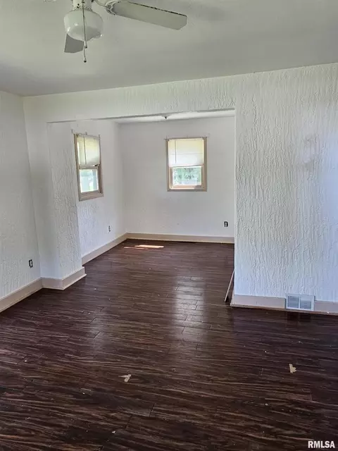 4205 39th St, Moline, IL 61265 photo 5