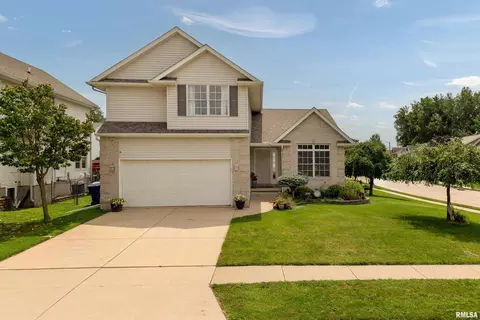 6603 Brookview Ln, Davenport, IA 52806