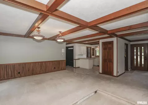 1717 41st St, Moline, IL 61265 photo 5