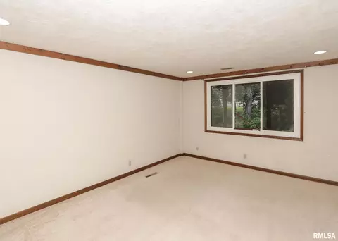 1717 41st St, Moline, IL 61265 photo 26