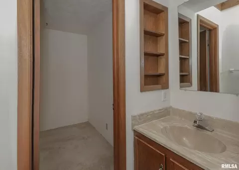 1717 41st St, Moline, IL 61265 photo 36