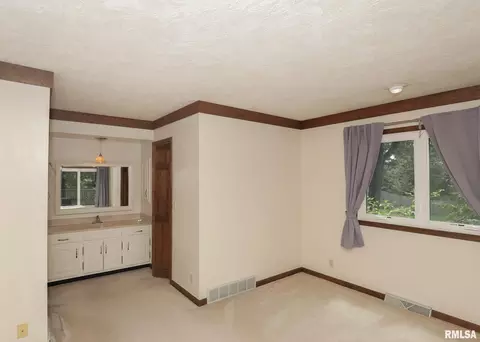 1717 41st St, Moline, IL 61265 photo 19