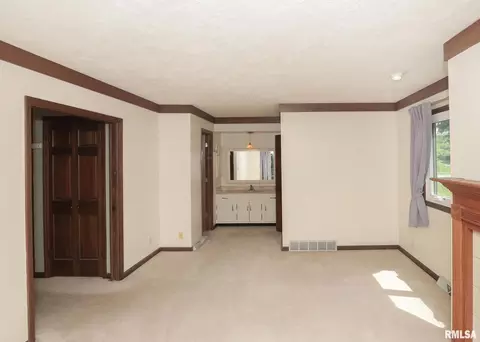 1717 41st St, Moline, IL 61265 photo 18