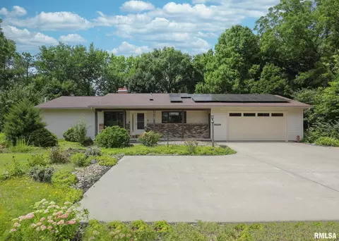 1717 41st St, Moline, IL 61265