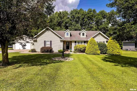 15271 Rue Belle Ln, Johnston City, IL 62951