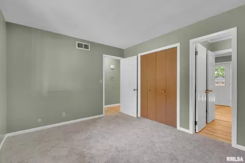 2815 36th St, Moline, IL 61265 photo 12