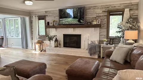 8813 W Pfeiffer Rd, Mapleton, IL 61547 photo 9