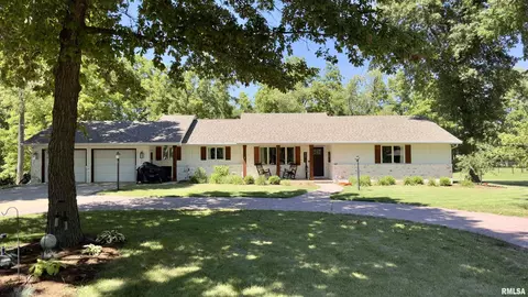 8813 W Pfeiffer Rd, Mapleton, IL 61547
