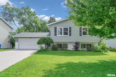 3671 N Tam-o-shanter Dr, Bettendorf, IA 52722