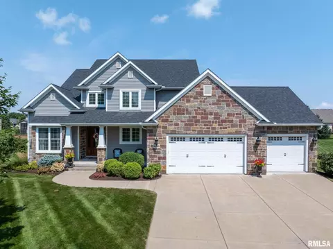 6165 Lakeland Ct, Davenport, IA 52807