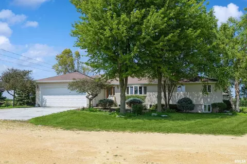 2395 210th Ave, Grand Mound, IA 52751