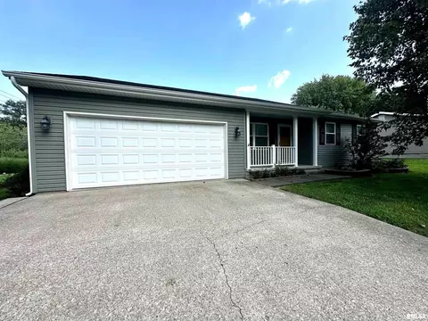2 Acorn Dr, Harrisburg, IL 62946