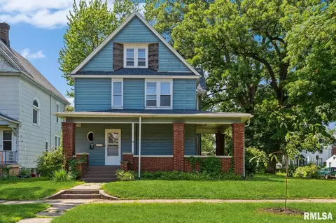 1205 3rd St #A, Moline, IL 61265
