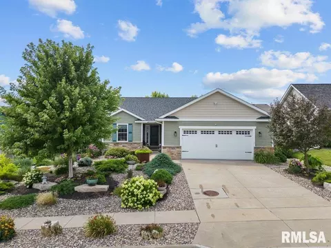 1249 W 63rd St, Davenport, IA 52806