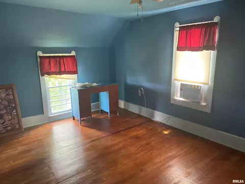 139 E 1960 E Pl, Plainville, IL 62365 photo 11