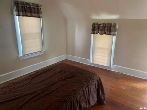 139 E 1960 E Pl, Plainville, IL 62365 photo 12