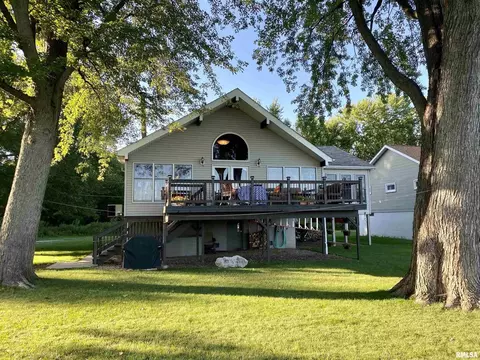 24675 178th St, Pleasant Valley, IA 52767