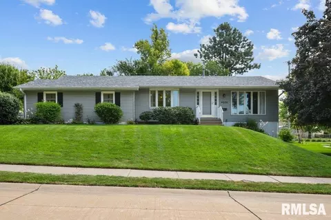 4229 Washington St, Davenport, IA 52806