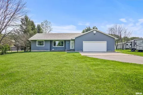 10227 108th St W, Taylor Ridge, IL 61284