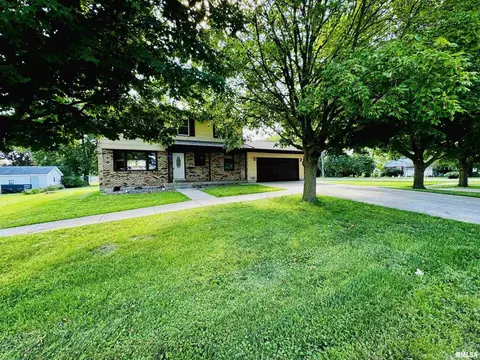 102 NW 8th Ave, Aledo, IL 61231
