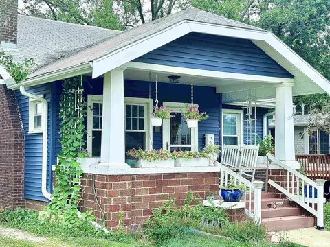 414 E Division St, Kewanee, IL 61443