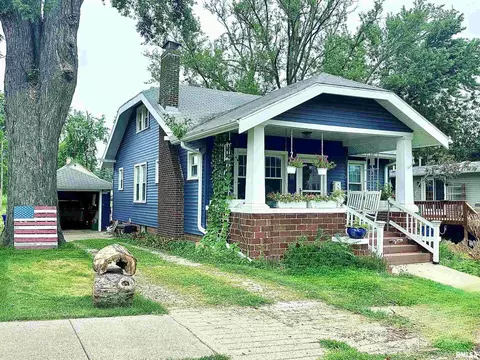 414 E Division St, Kewanee, IL 61443 photo 2