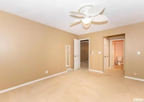 3411 41st St, Moline, IL 61265 photo 13
