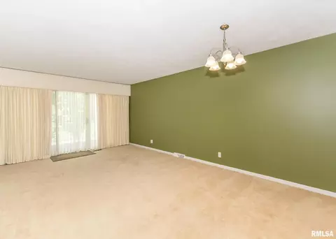 3411 41st St, Moline, IL 61265 photo 4
