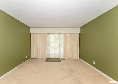 3411 41st St, Moline, IL 61265 photo 6