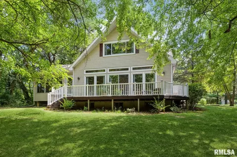 708 Skiview Dr, Sherrard, IL 61281
