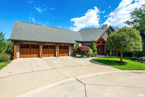 27046 Grandview Ct, Eldridge, IA 52748