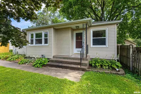 328 W North St, Geneseo, IL 61254