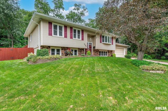 4440 Canterbury Ln, Davenport, IA 52806